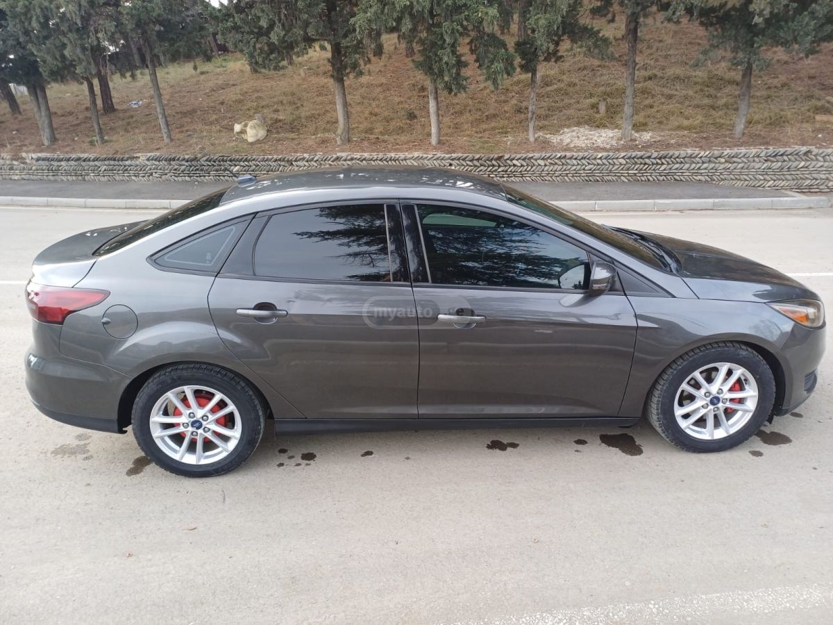 Ford Focus - фото 10