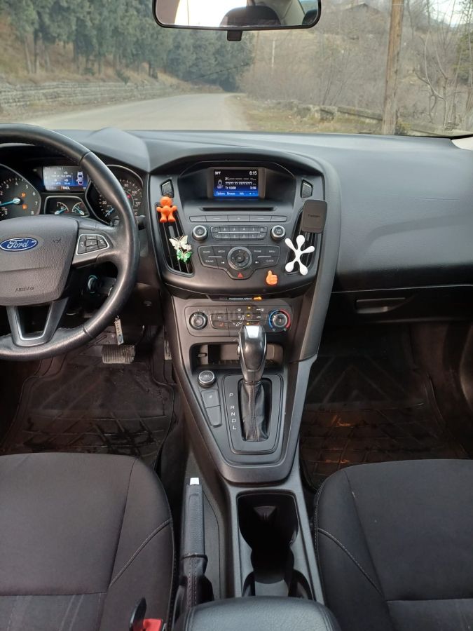 Ford Focus - фото 5
