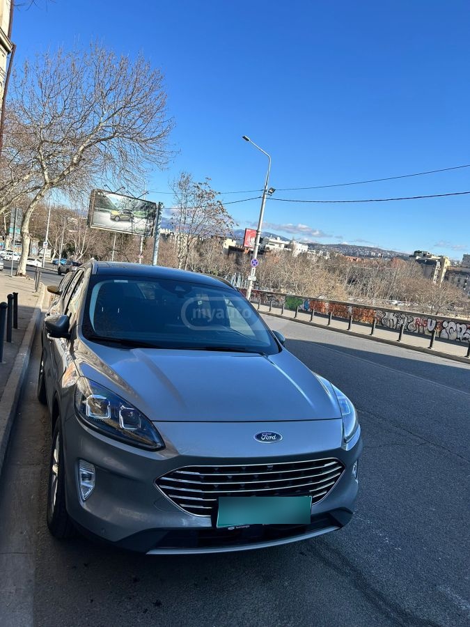 Ford Kuga - фото 3