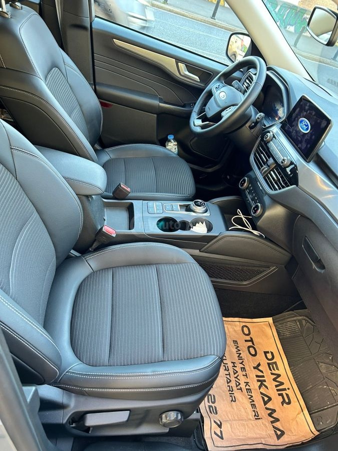 Ford Kuga - фото 4