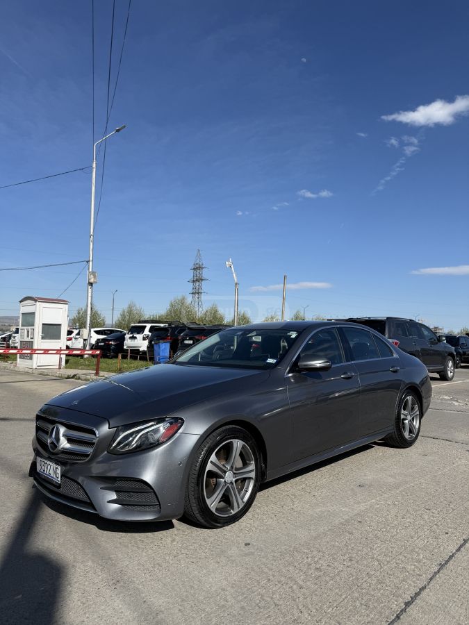 Mercedes-Benz E 300 - фото 2