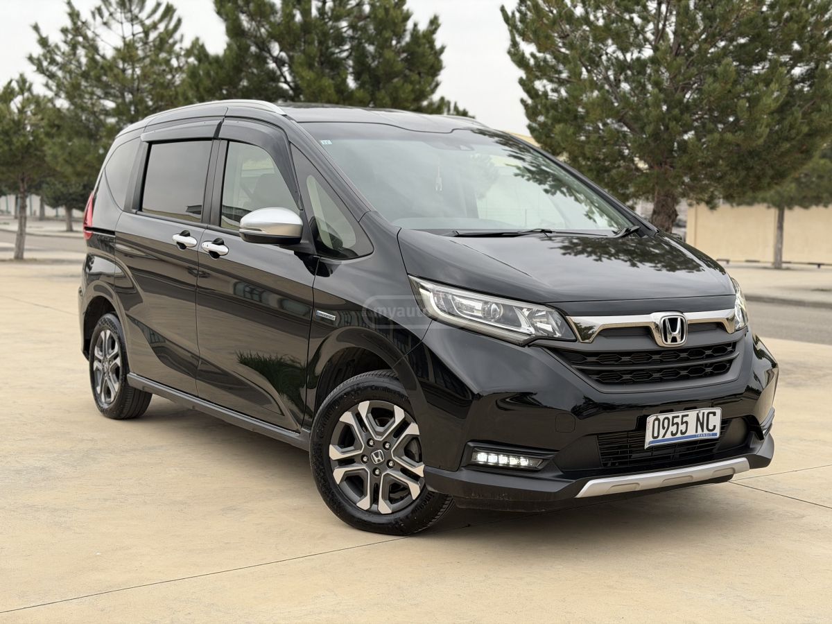 Honda Freed - фото 1