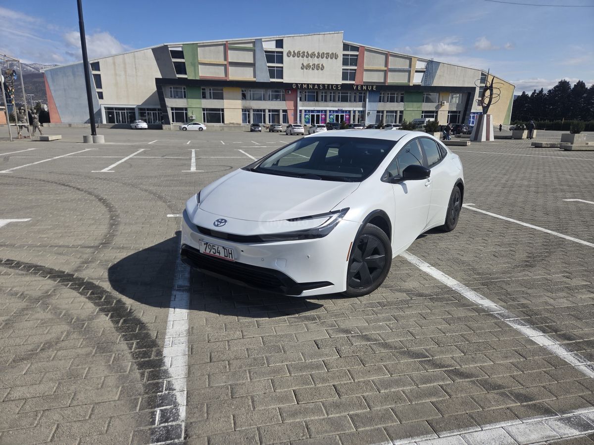 Toyota LE 5dr Front-Wheel Drive Hatch — миниатюра 7