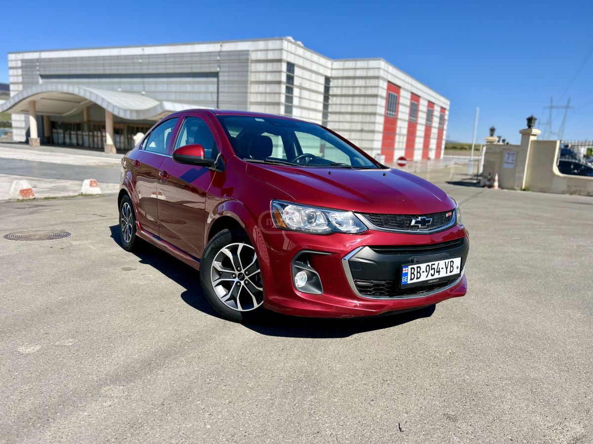 Chevrolet Sonic - фото 1