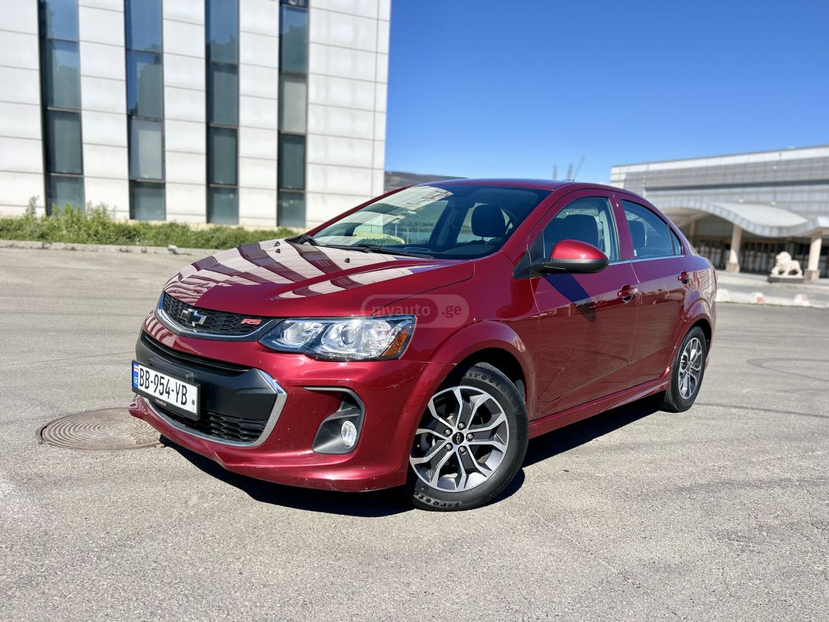 Chevrolet Sonic - фото 2