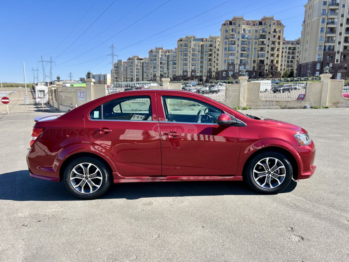 Chevrolet Sonic - фото 3
