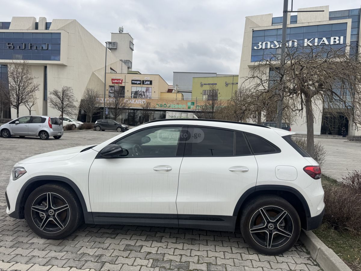 Mercedes-Benz Base GLA 250 4dr Front-Wheel D — миниатюра 8