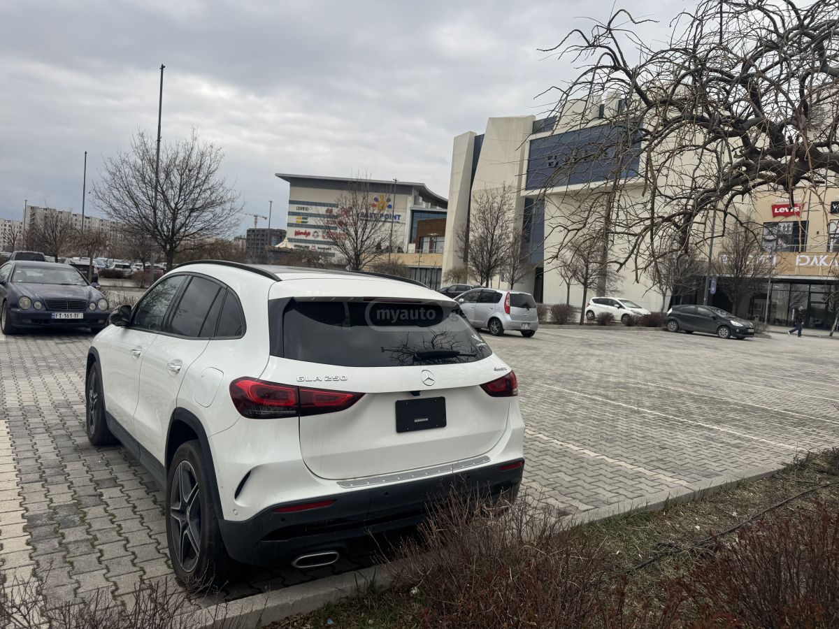 Mercedes-Benz Base GLA 250 4dr Front-Wheel D — миниатюра 9