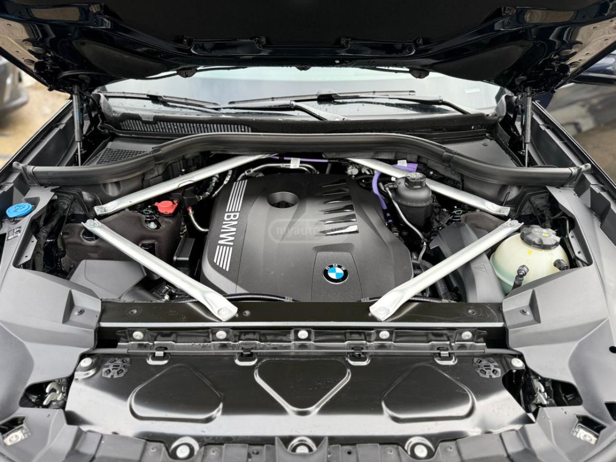 BMW X7 M 2025 — миниатюра 15