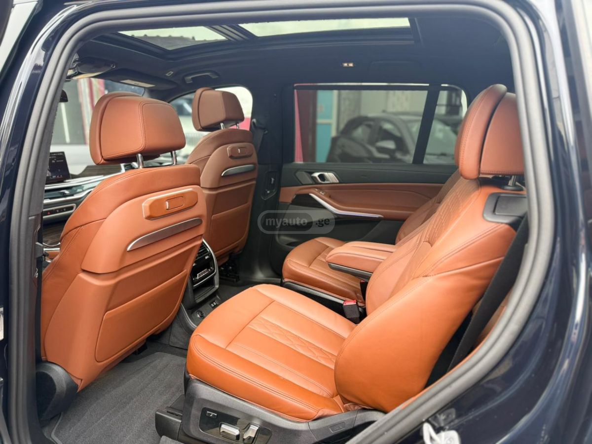 BMW X7 M 2025 — миниатюра 8