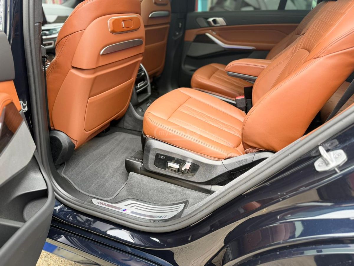 BMW X7 M 2025 — миниатюра 9