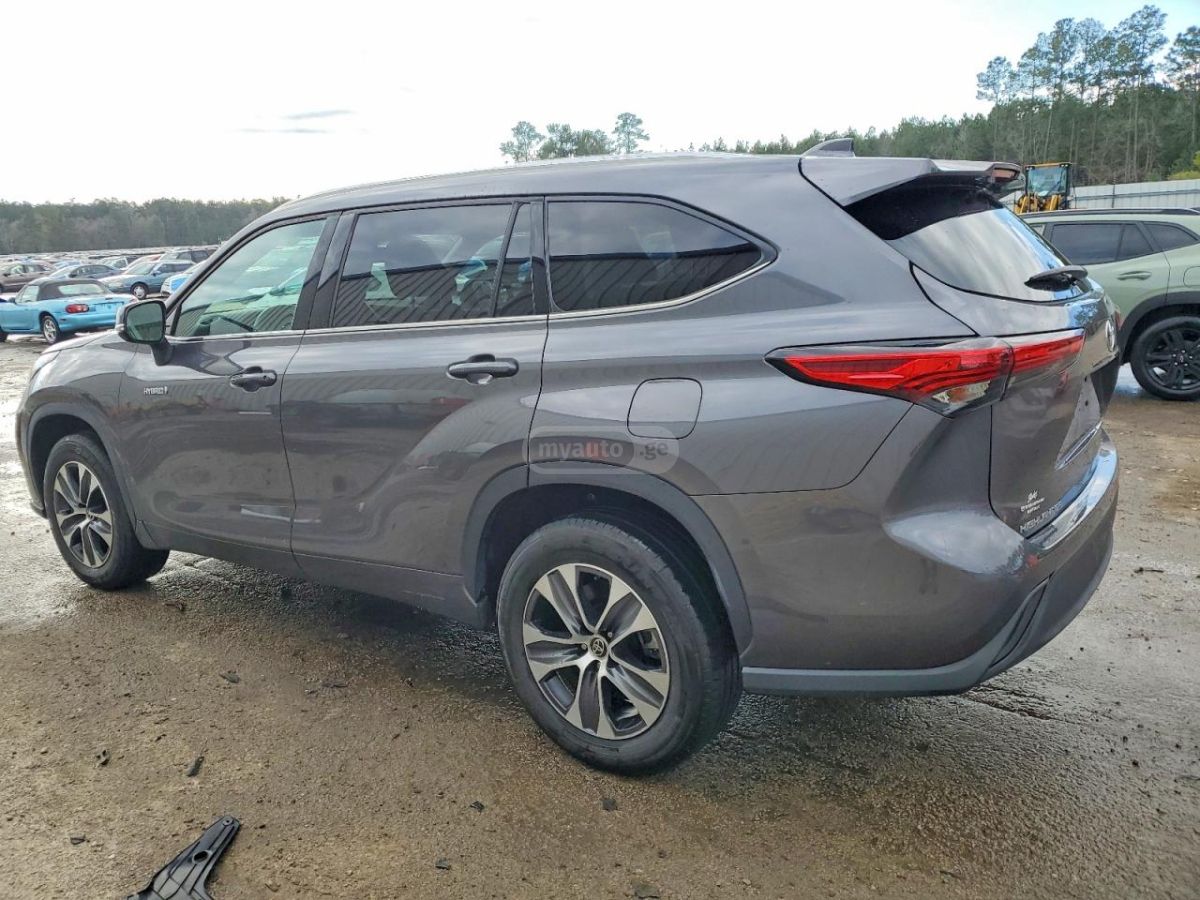 Toyota Highlander - фото 2