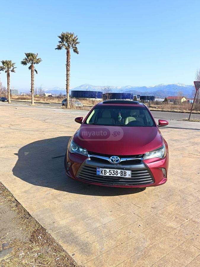 Toyota Camry - фото 1