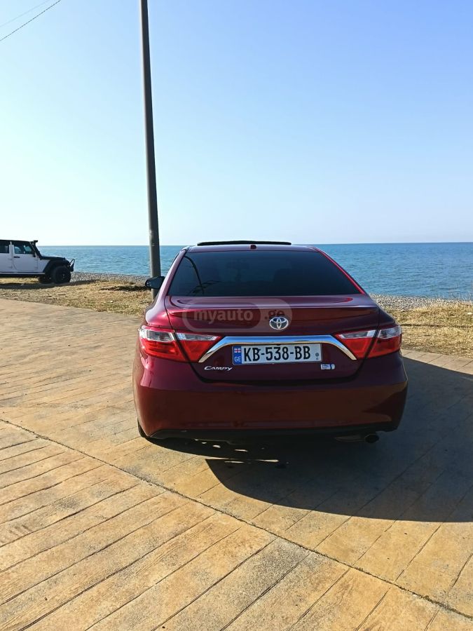 Toyota Camry - фото 3