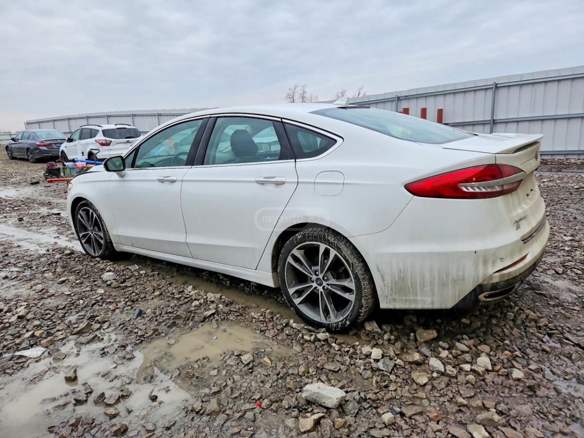 Ford Titanium 4dr All-Wheel Drive S — миниатюра 2