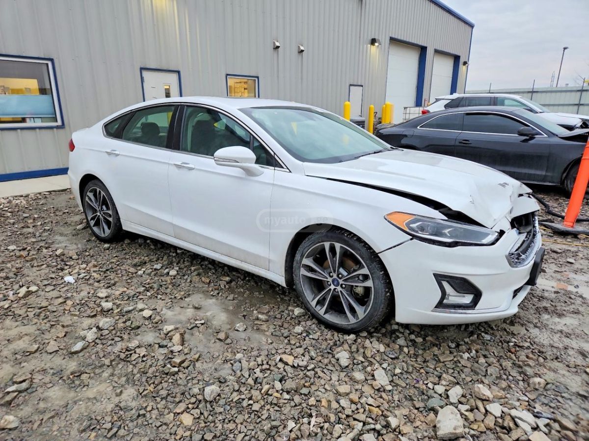 Ford Titanium 4dr All-Wheel Drive S — миниатюра 4