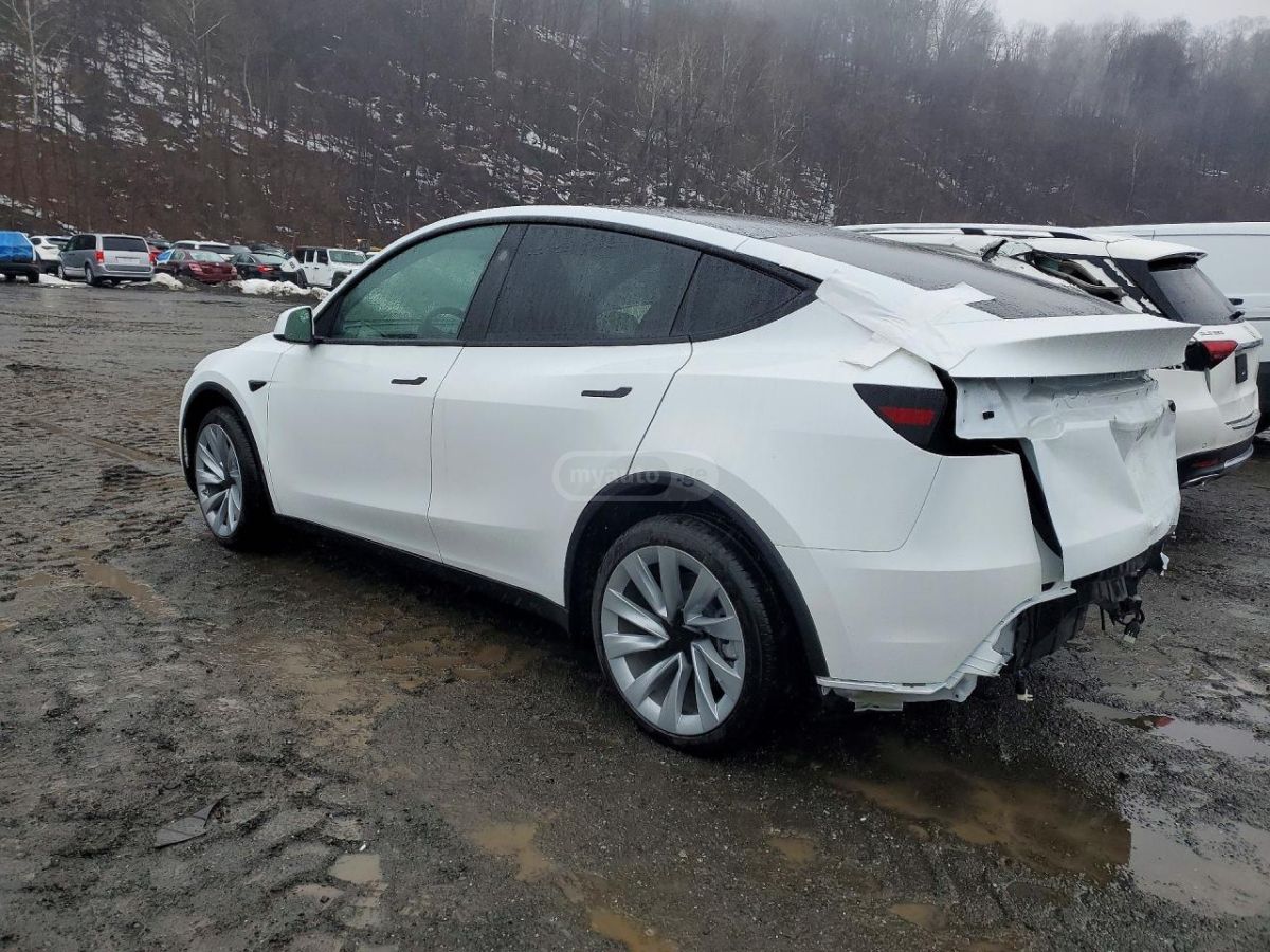 Tesla Model Y 2026 — миниатюра 9
