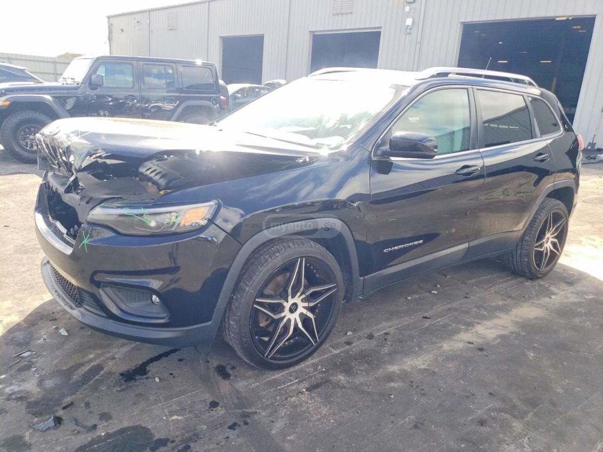 Jeep Cherokee - фото 1