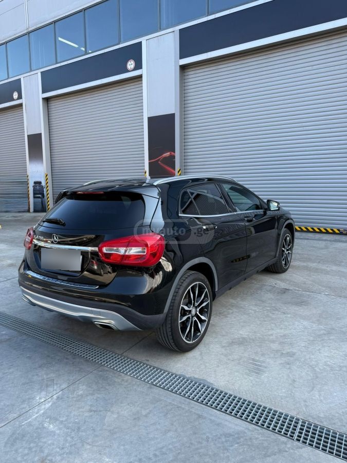 Mercedes-Benz GLA 250 - фото 3