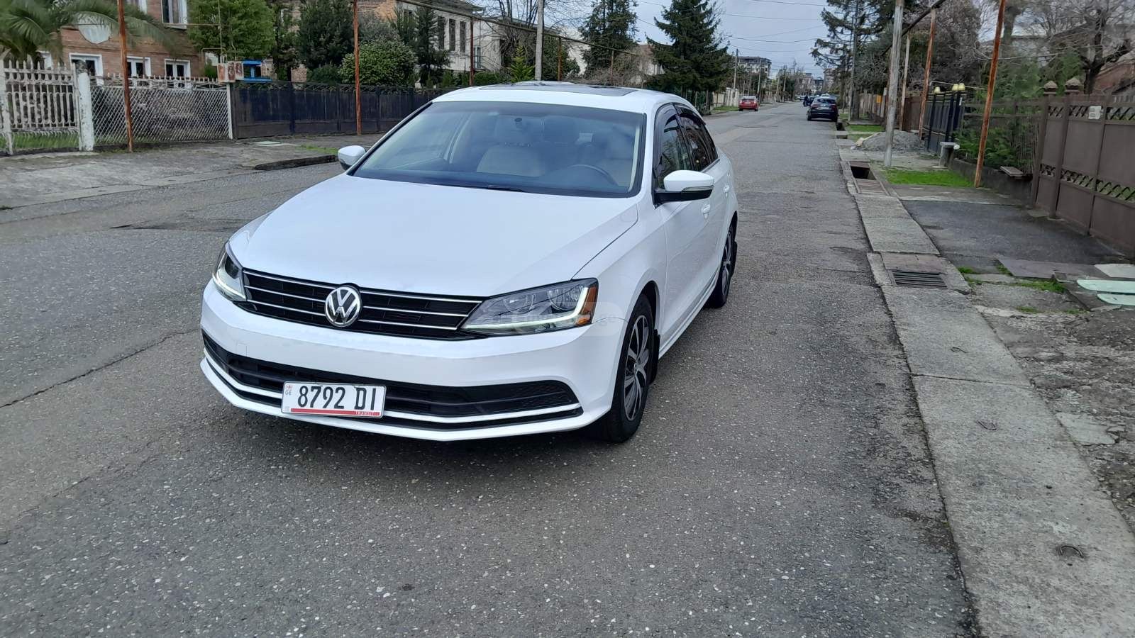 Volkswagen Jetta - фото 1