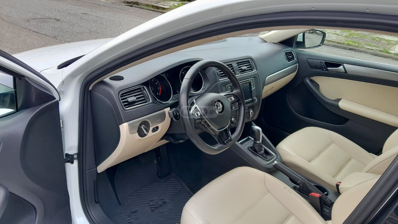 Volkswagen Jetta - фото 7