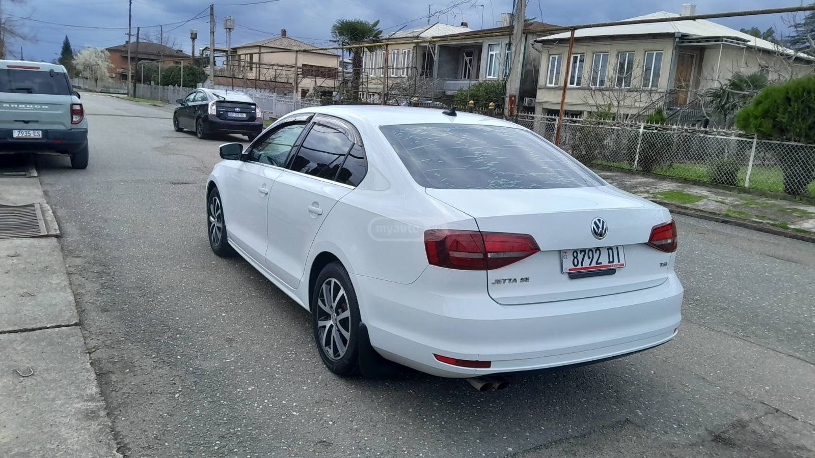 Volkswagen Jetta - фото 8