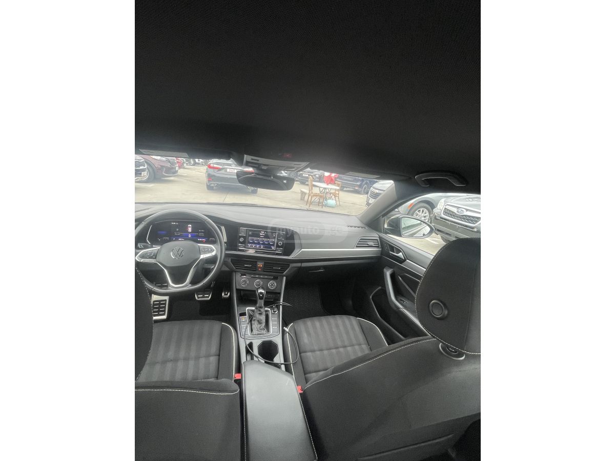 Volkswagen Jetta - фото 3