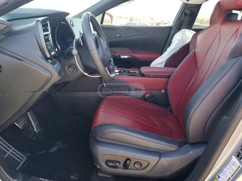 Lexus F SPORT Handling 4dr All-Wheel — миниатюра 8