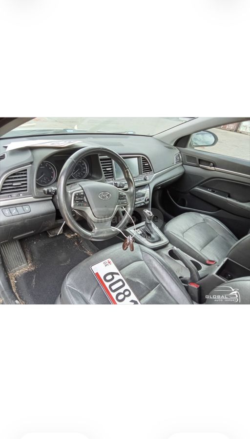 Hyundai Elantra - фото 12