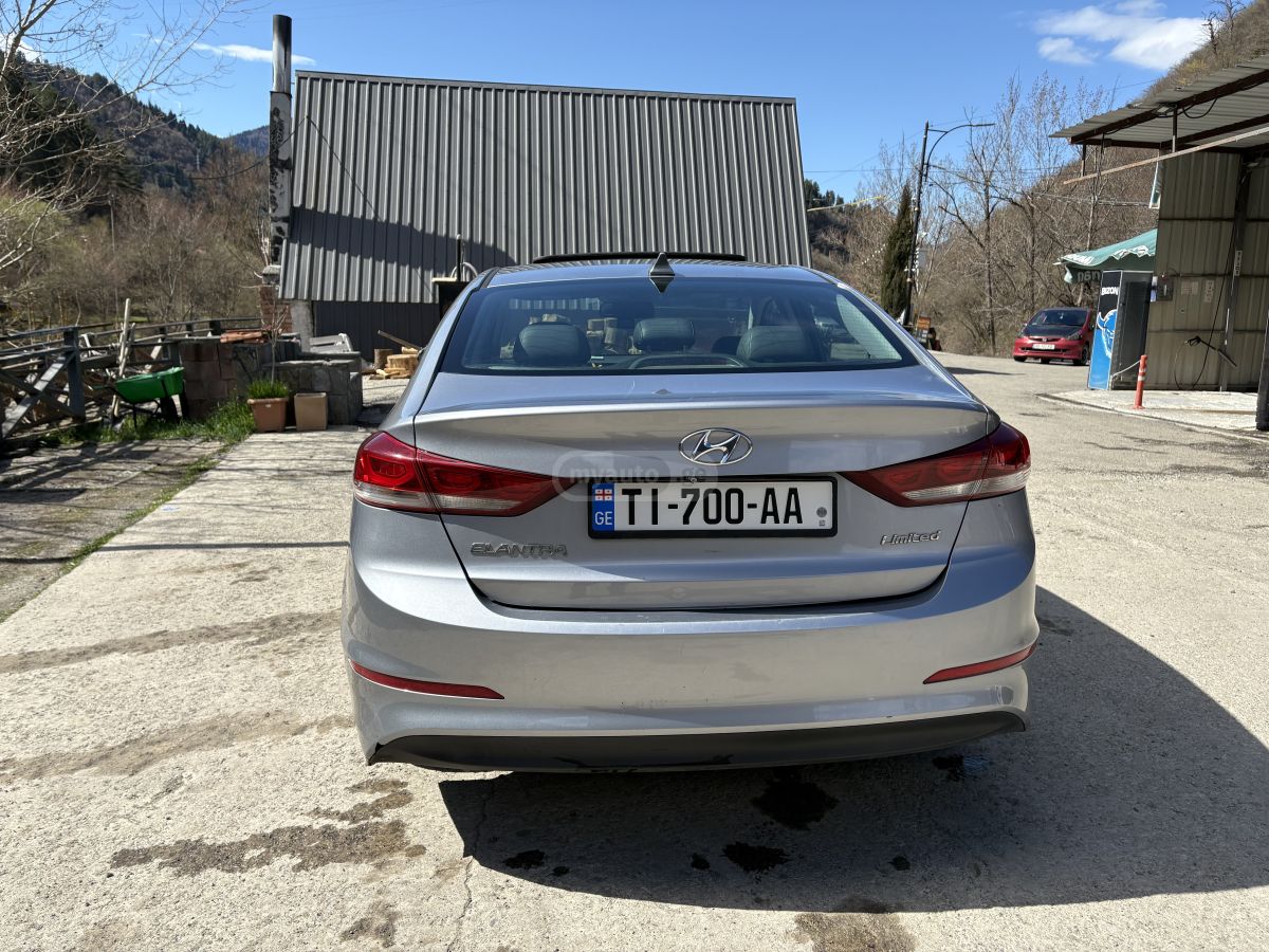 Hyundai Elantra - фото 5