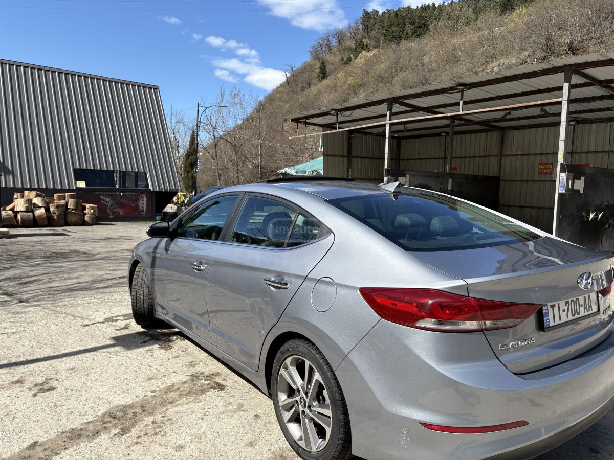 Hyundai Elantra - фото 6