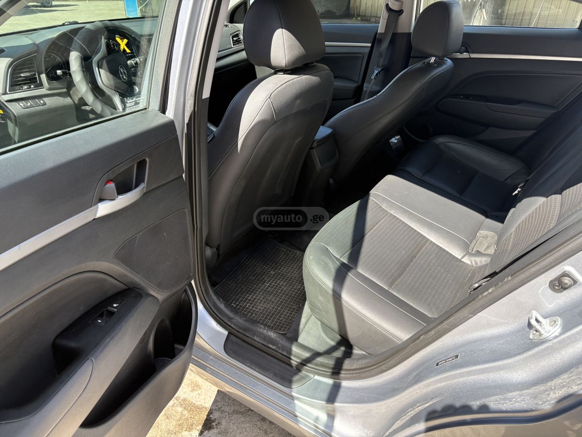 Hyundai Elantra - фото 8