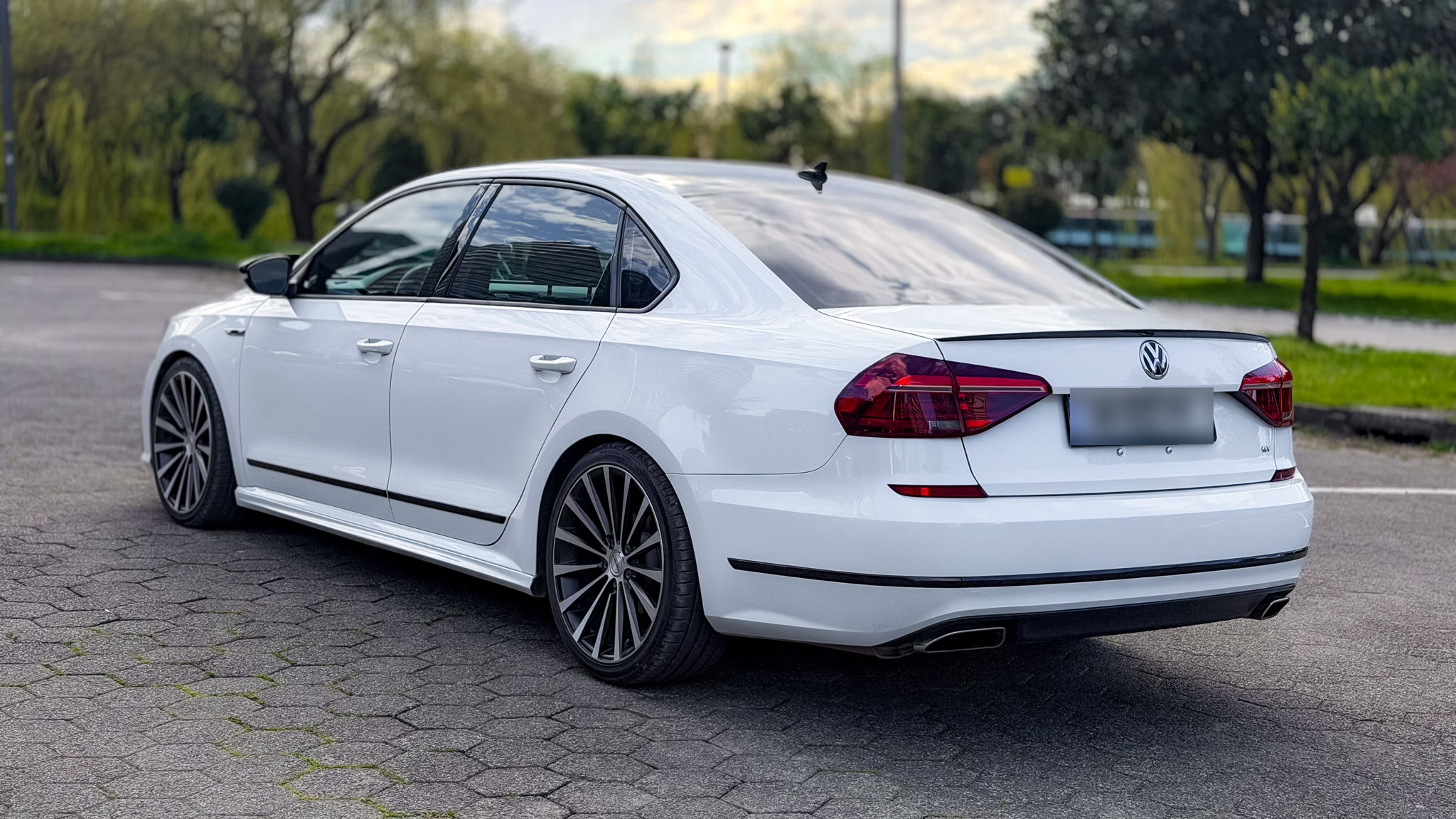 Volkswagen Passat - фото 4