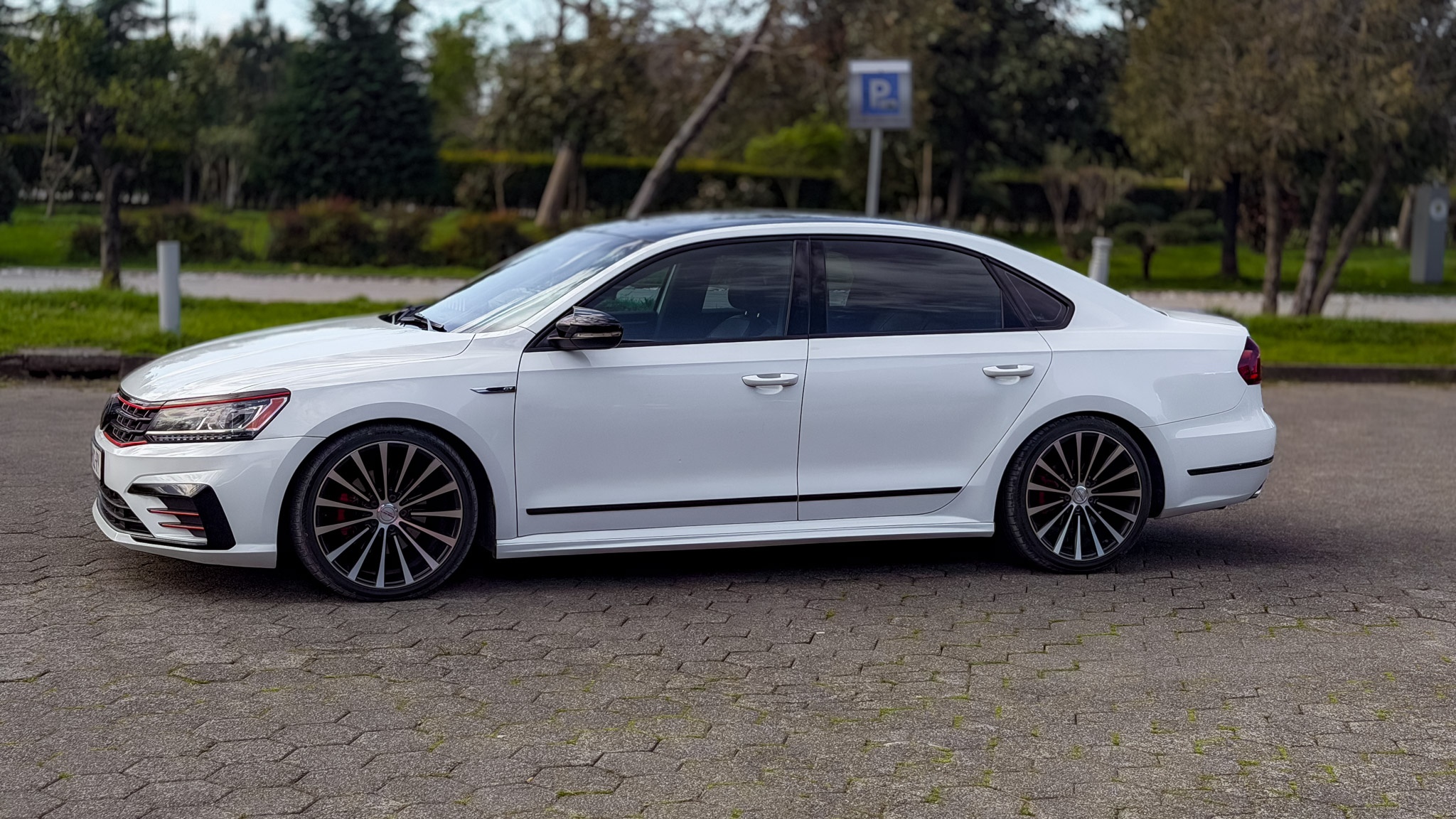 Volkswagen Passat - фото 6