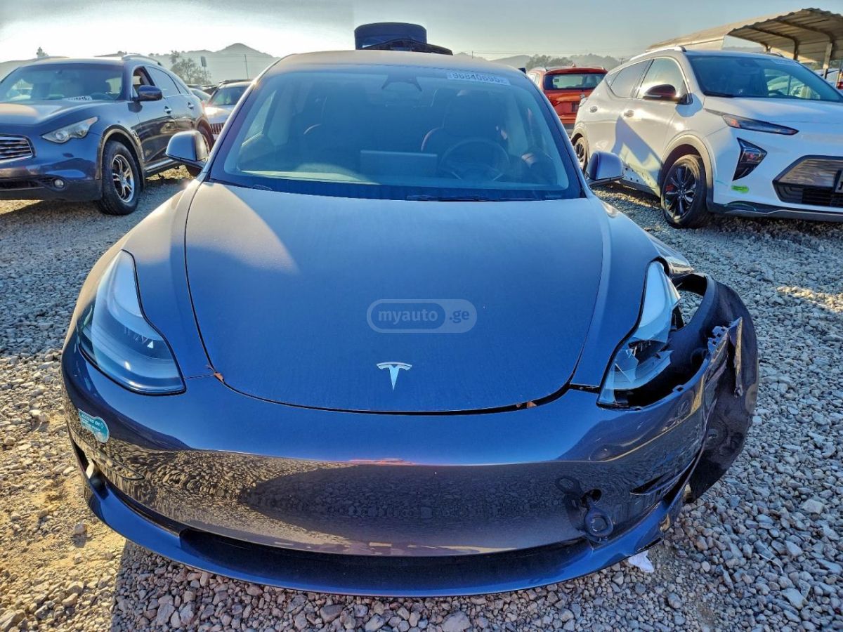 Tesla Model 3 - фото 4