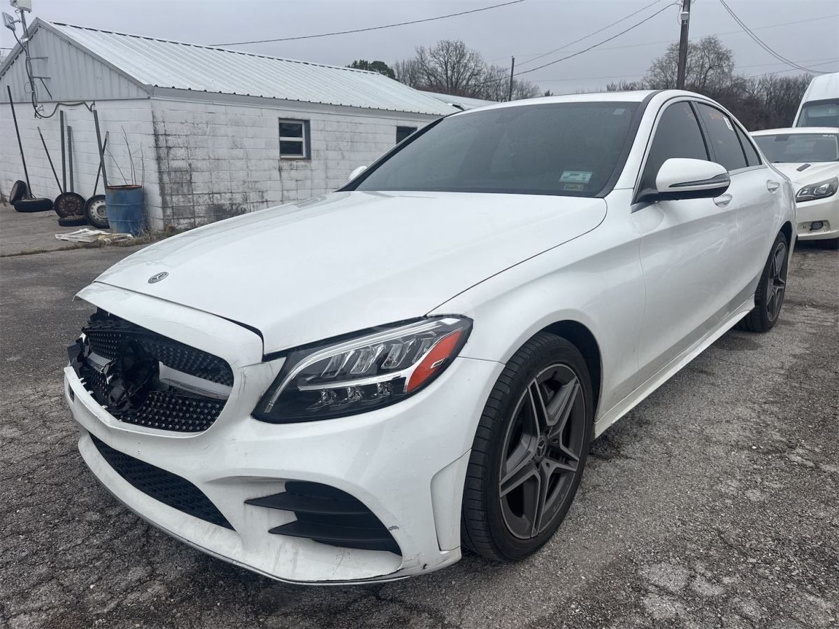 Mercedes-Benz C 300 - фото 1