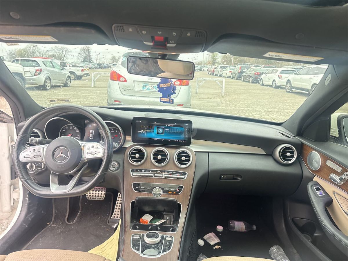 Mercedes-Benz C 300 - фото 7