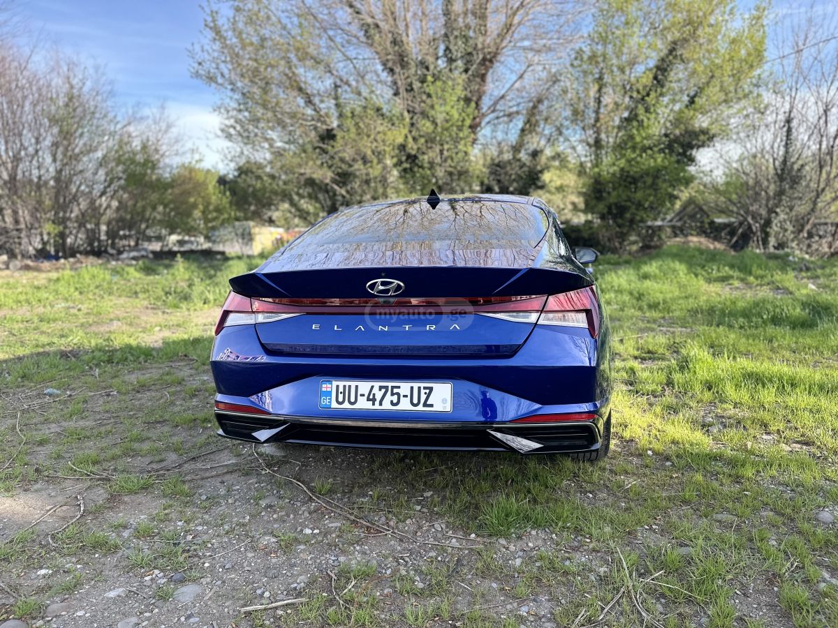 Hyundai Elantra - фото 4