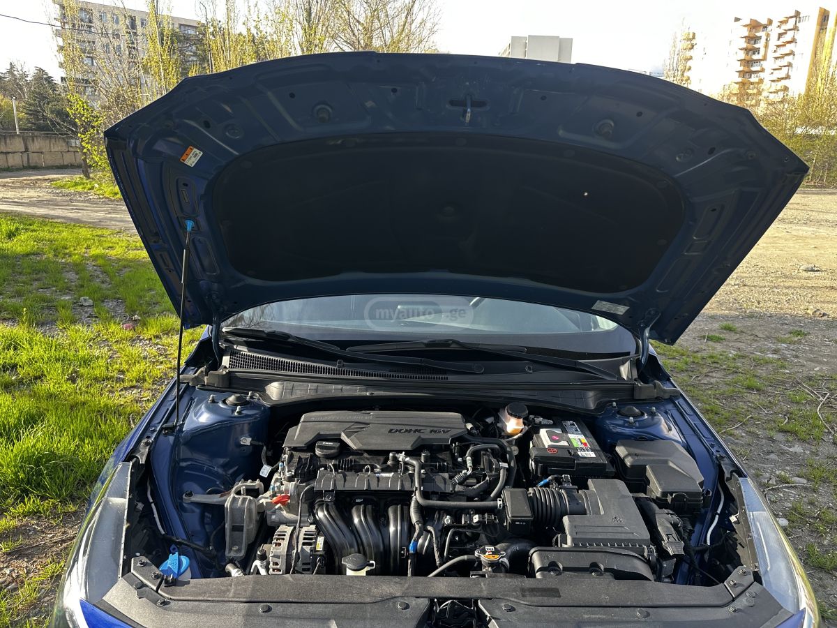 Hyundai Elantra - фото 8