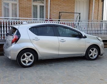 Toyota Aqua - фото 3