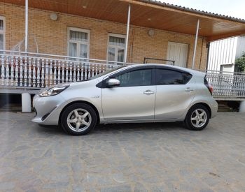 Toyota Aqua - фото 4