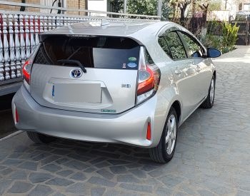 Toyota Aqua - фото 5