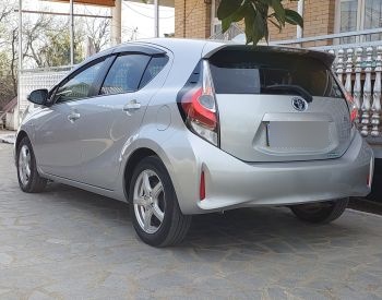 Toyota Aqua - фото 6