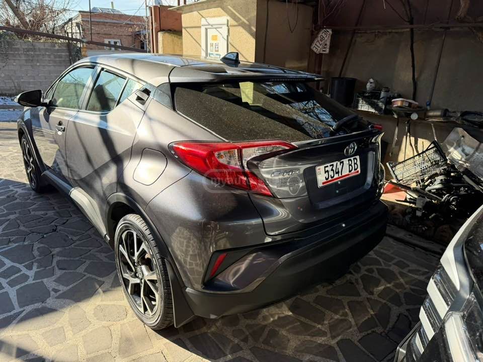 Toyota CHR - фото 7