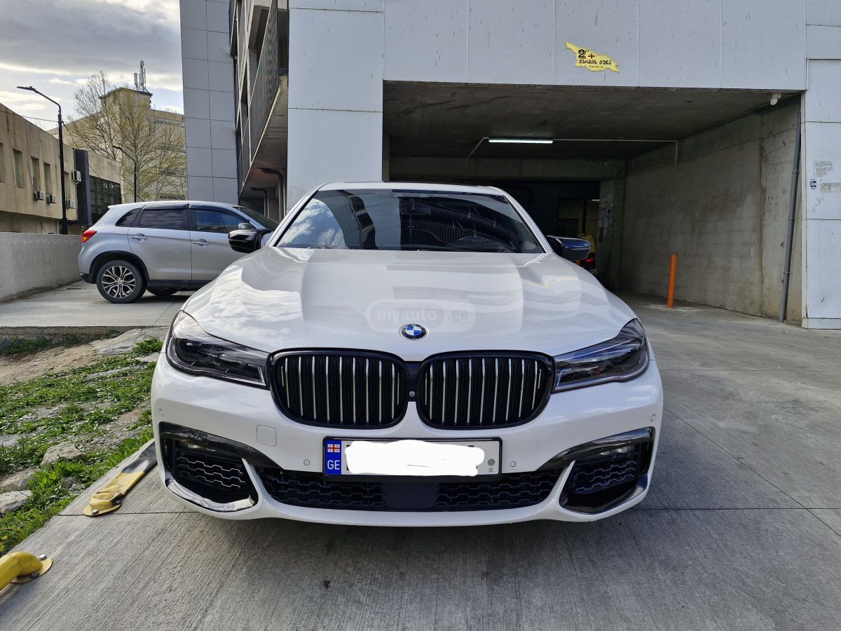 BMW 750 - фото 2