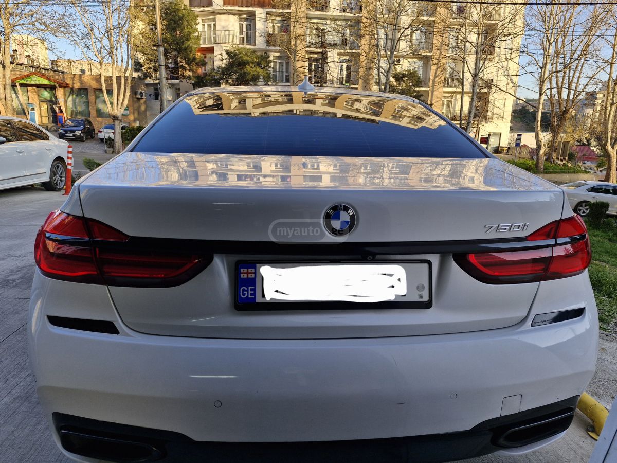 BMW 750 - фото 4