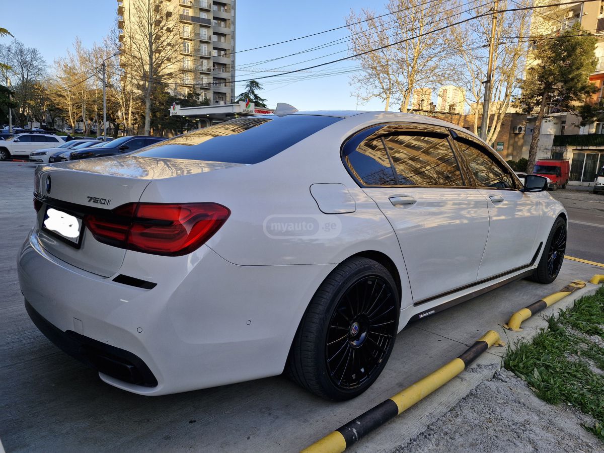 BMW 750 - фото 5