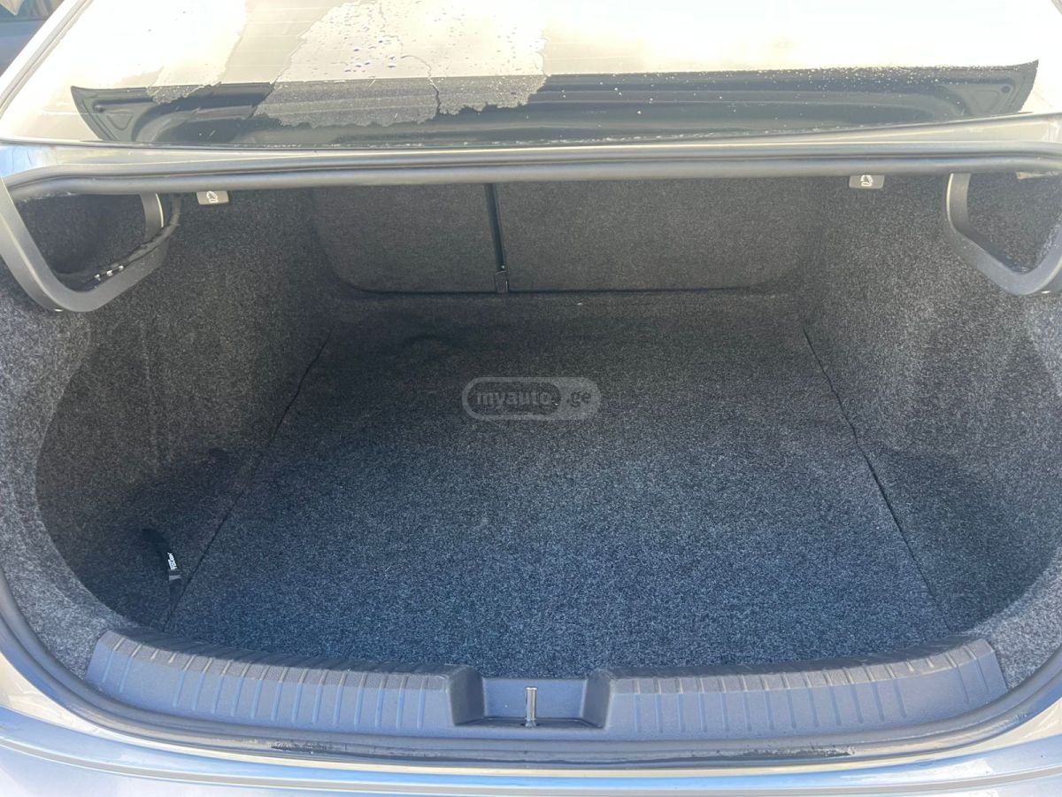 Volkswagen Jetta - фото 10