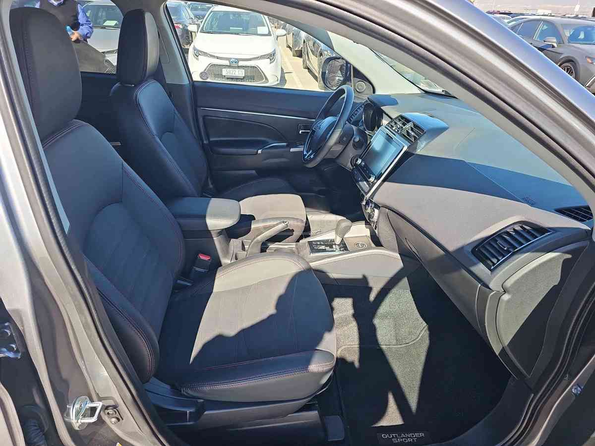 Mitsubishi Mitsubishi Outlander Sport — миниатюра 4