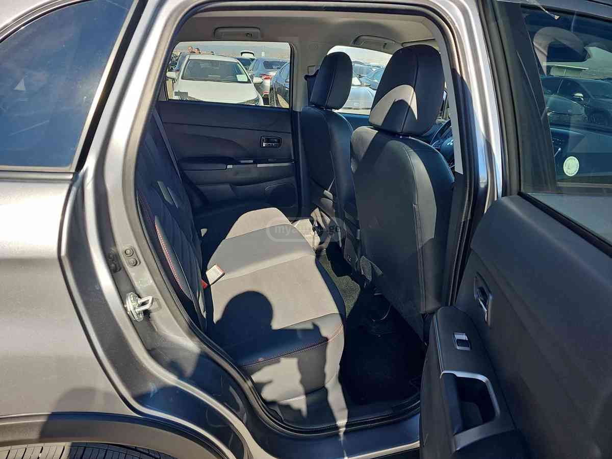 Mitsubishi Mitsubishi Outlander Sport — миниатюра 5